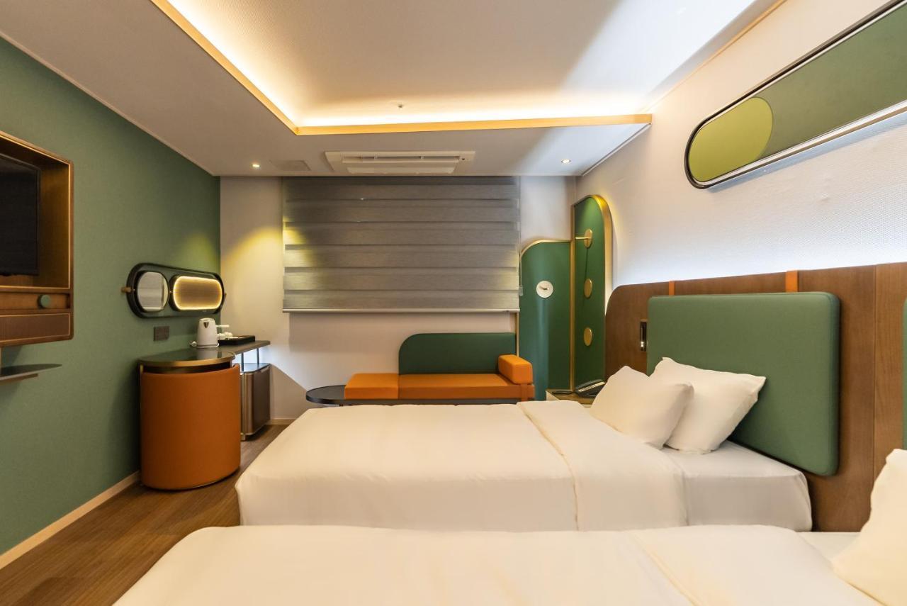 L&L Central Hotel Jeju Esterno foto