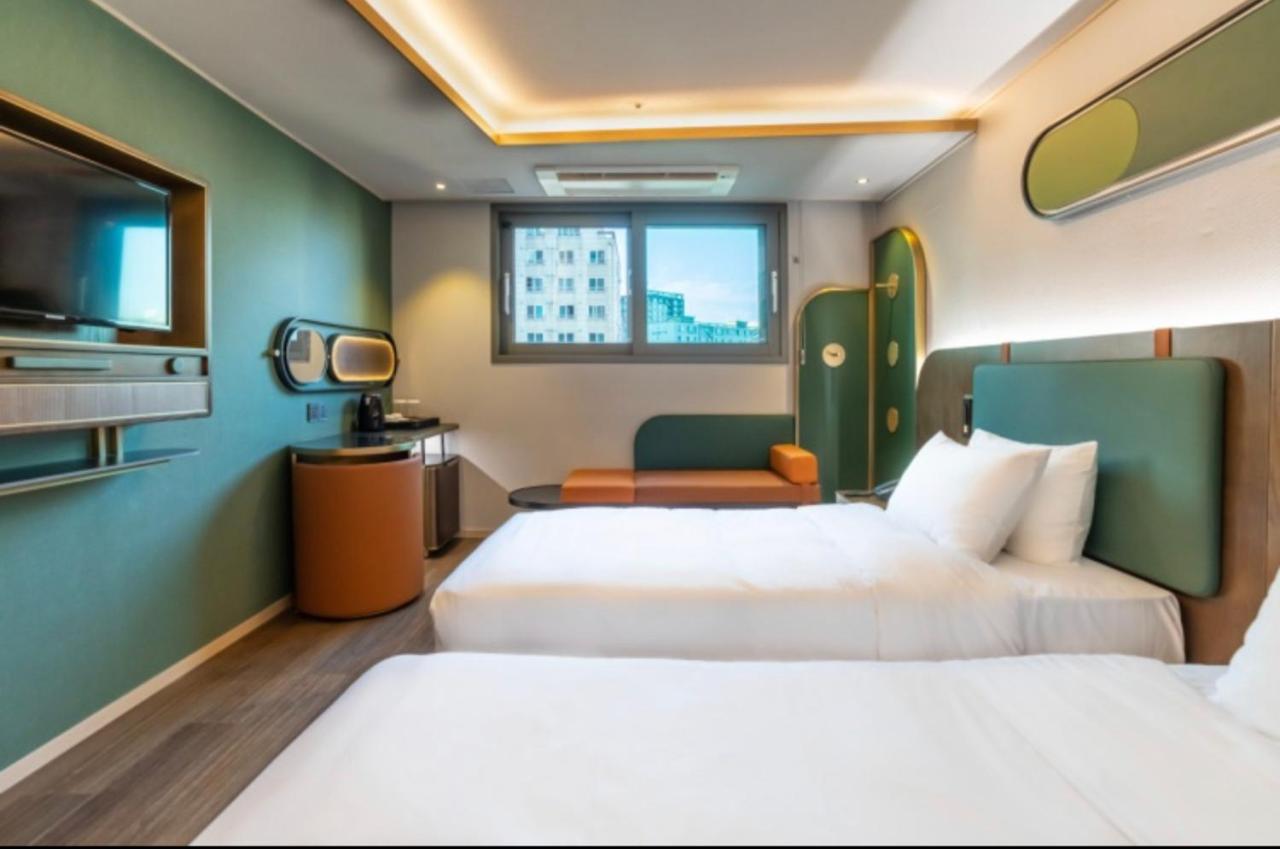 L&L Central Hotel Jeju Esterno foto